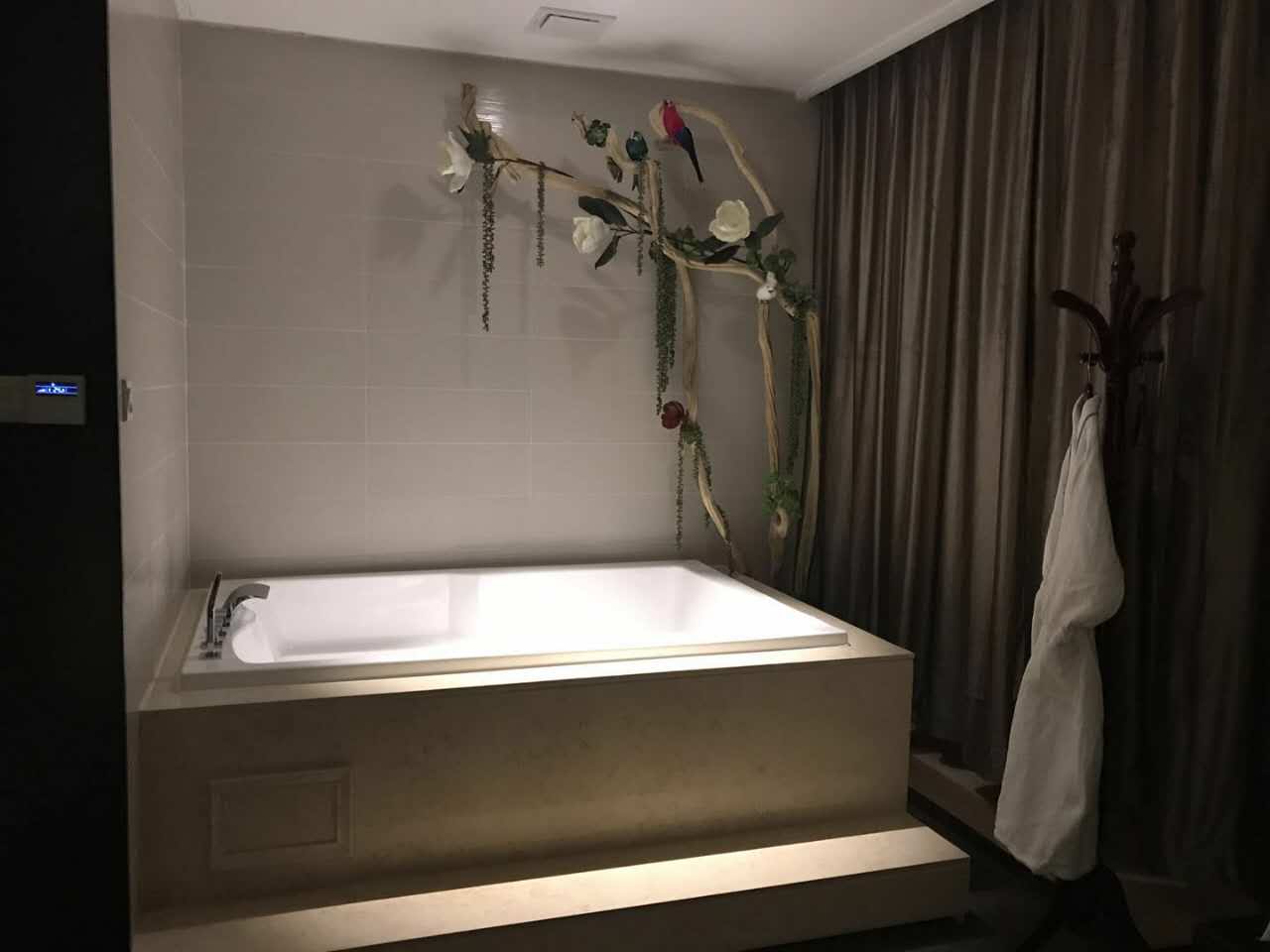 老板带我体验了一次南开区高端减压会所(南开区按摩,足疗店)